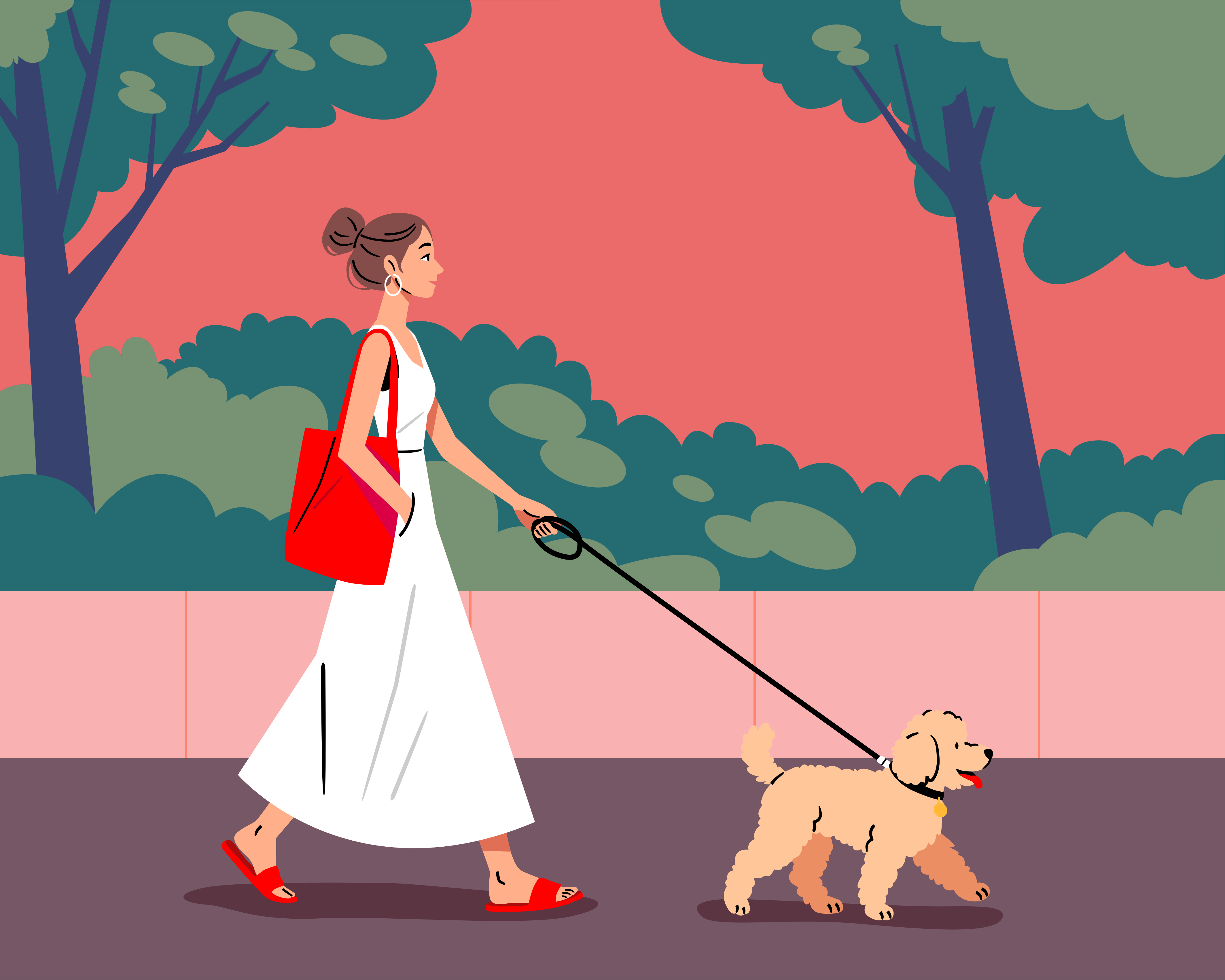 Une femme promène son petit chien dehors.
