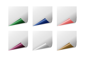 Seis quadrados de papel branco com cantos curvados em verde, azul, rosa, roxo, prata e dourado